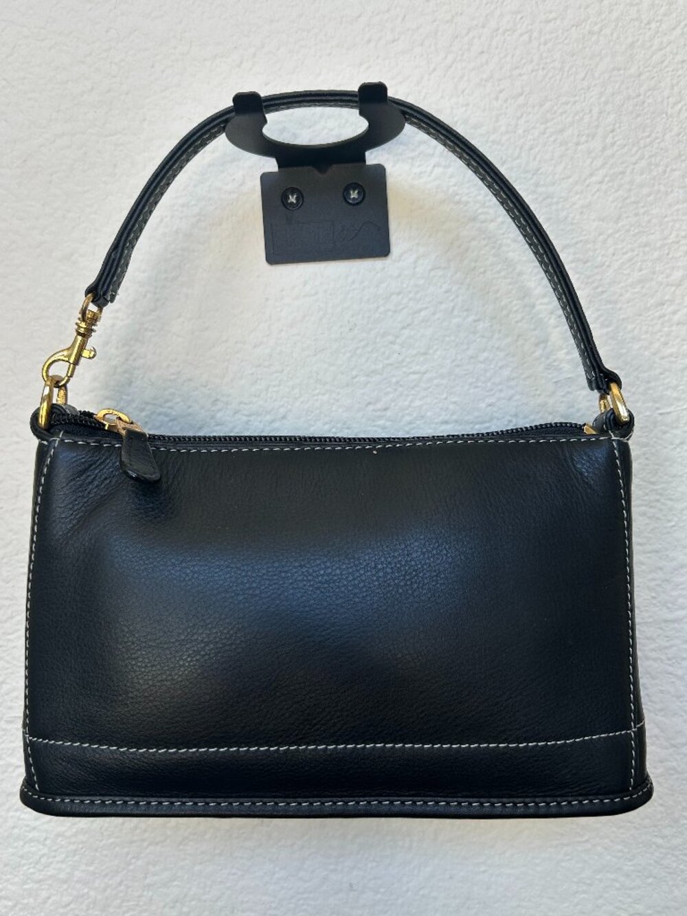 ILI New York & Toronto small black leather handbag.